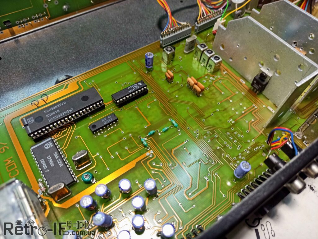 platy vnytri satelite lorta SAT TST 500 Radio RETRO IF 2020 003